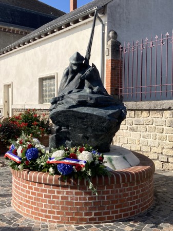 Hommages aux chiens militaires et civils